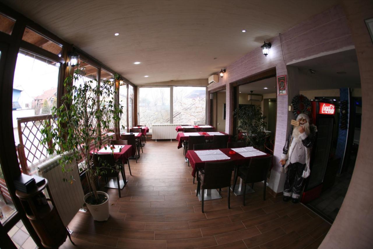 Rooms&Restaurant 43 Belgrad Exterior foto